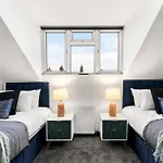 Designer 4 Bed House In - Sleeps 13 Σπίτι διακοπών