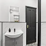 Σπίτι διακοπών Designer 4 Bed House In - Sleeps 13