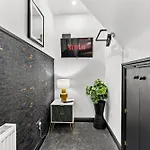 Σπίτι διακοπών Designer 4 Bed House In - Sleeps 13