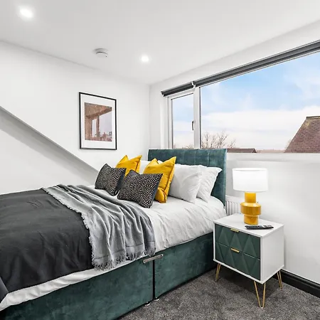 펜션 Designer 4 Bed House In - Sleeps 13 리즈