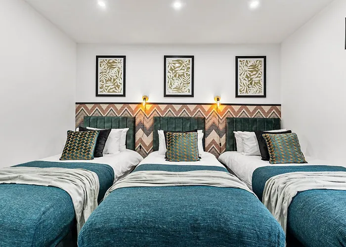 別荘 Designer 4 Bed House In - Sleeps 13 *