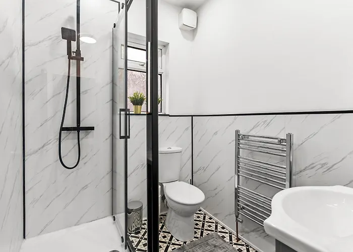 Designer 4 Bed House In - Sleeps 13 別荘 リーズ