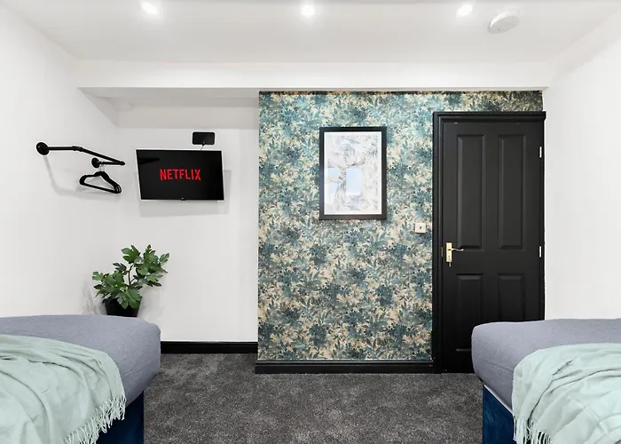 Designer 4 Bed House In - Sleeps 13 別荘