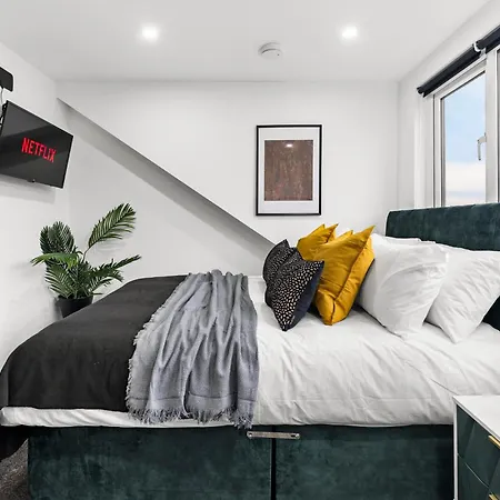 Designer 4 Bed House In - Sleeps 13 Semesterbostad