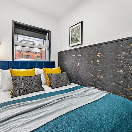 Semesterbostad Designer 4 Bed House In - Sleeps 13