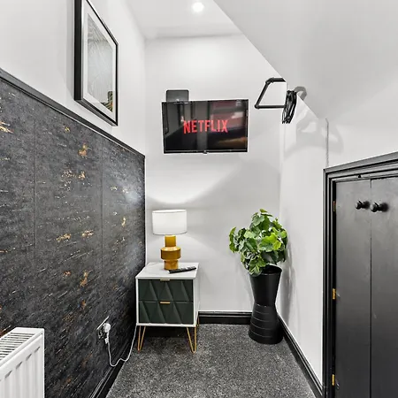 Semesterbostad Designer 4 Bed House In - Sleeps 13