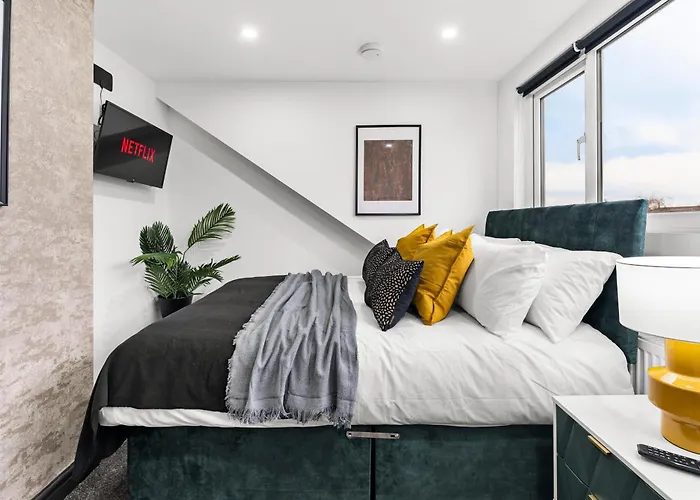 Designer 4 Bed House In - Sleeps 13 Будинок відпочинку